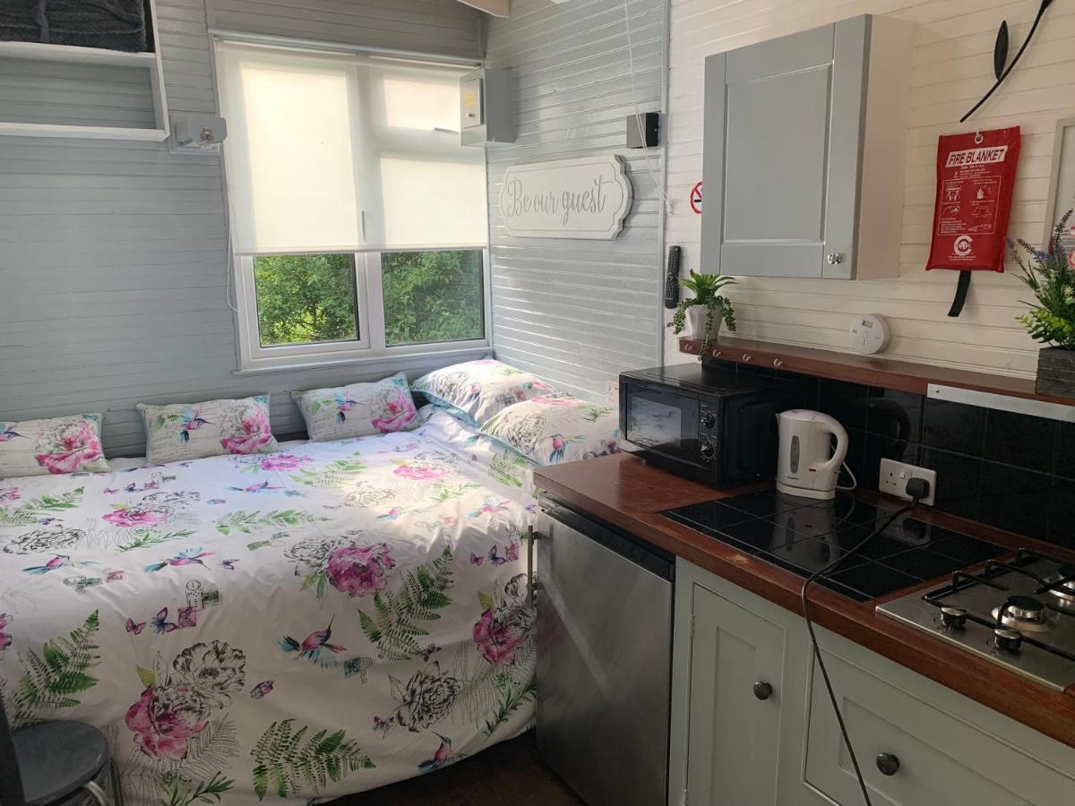 Shepherds Hut Bath Wick  Exterior foto