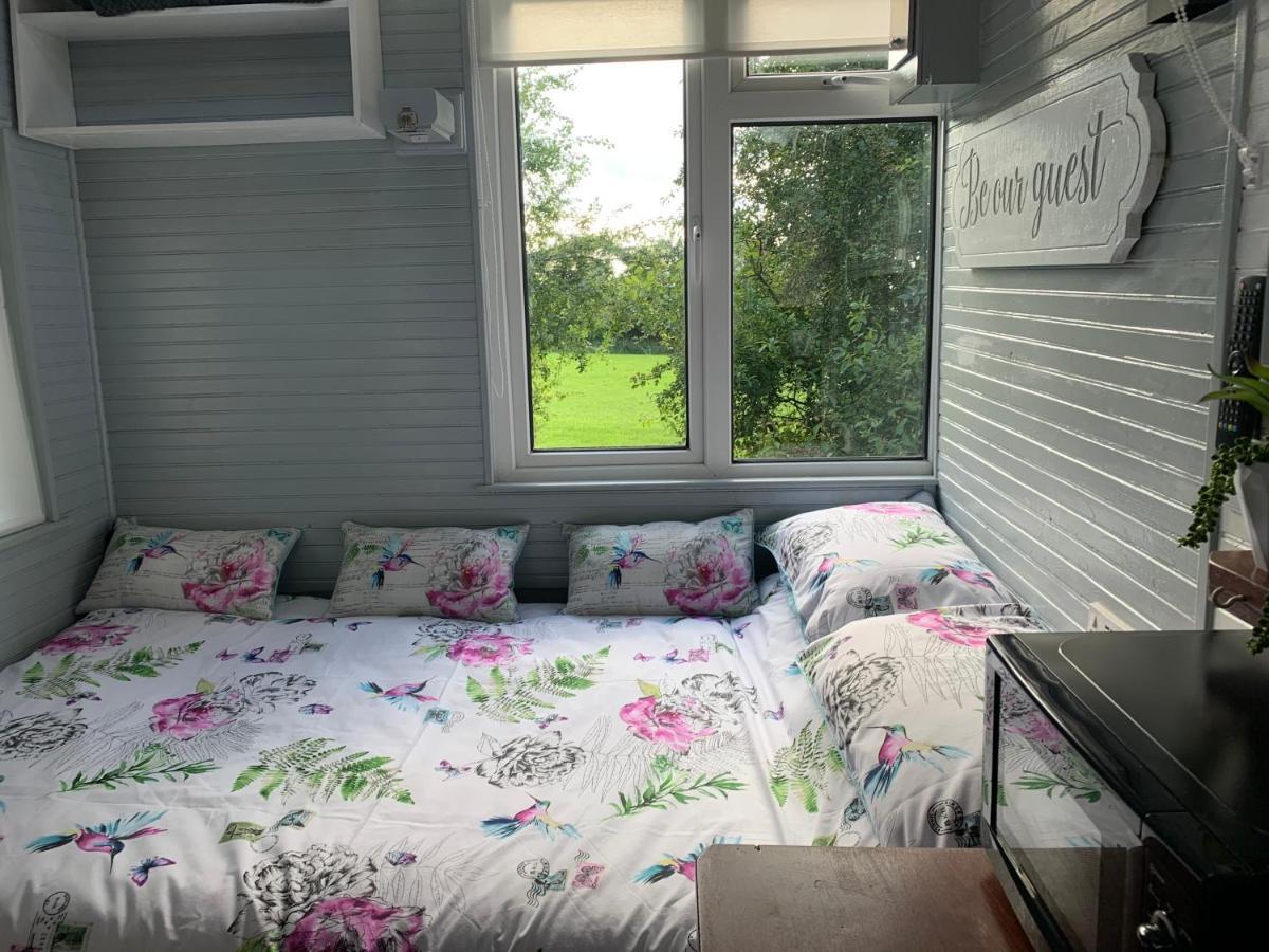 Shepherds Hut Bath Wick  Exterior foto